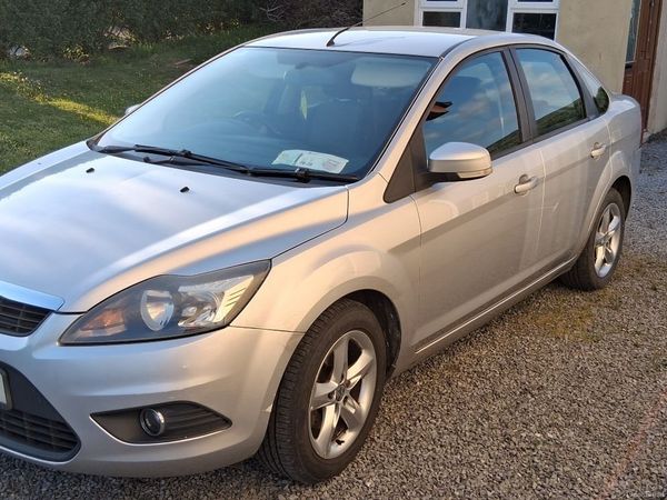 Ford Focus Saloon, Petrol, 2008, Silver