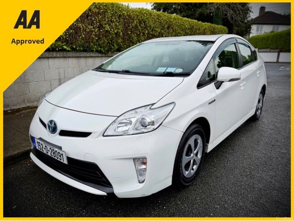 Toyota Prius Hatchback, Petrol Hybrid, 2015, White
