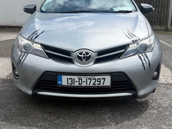 Toyota Auris Hatchback, Diesel, 2013, Grey