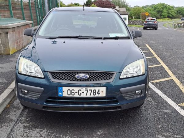 Ford Focus Hatchback, Petrol, 2006, Green