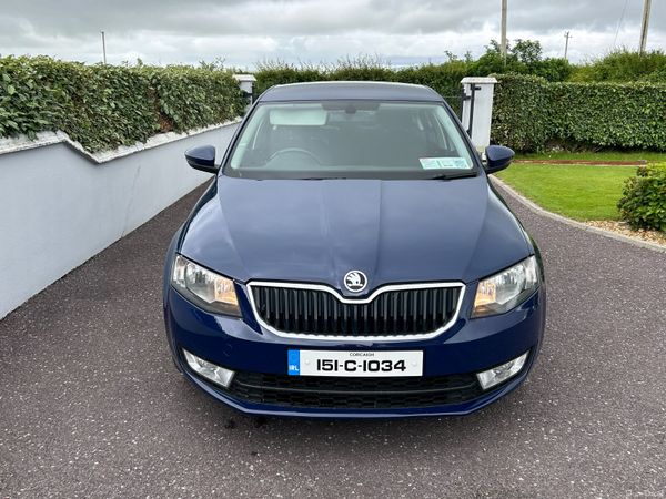 Skoda Octavia Saloon, Diesel, 2015, Blue