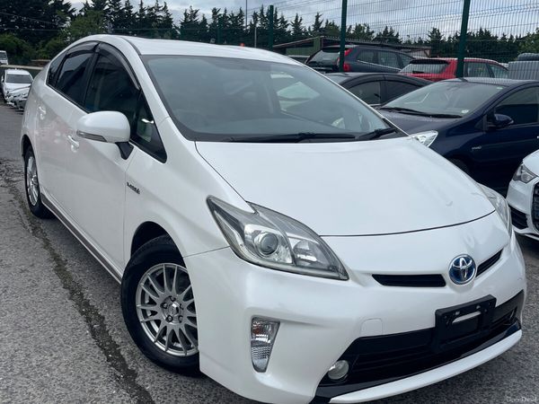 Toyota Prius Saloon, Petrol Hybrid, 2013, White
