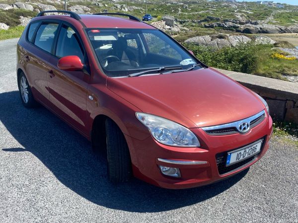 Hyundai i30 Estate, Diesel, 2010, Red