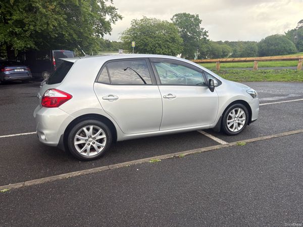 Toyota Auris Hatchback, Diesel, 2012, Silver
