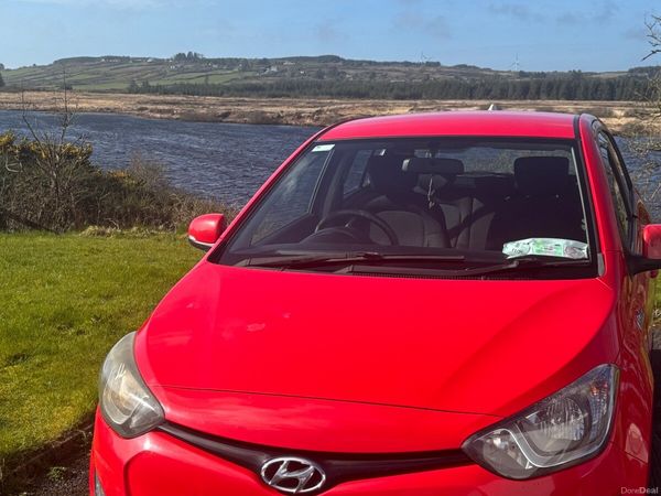 Hyundai i20 Hatchback, Diesel, 2014, Red