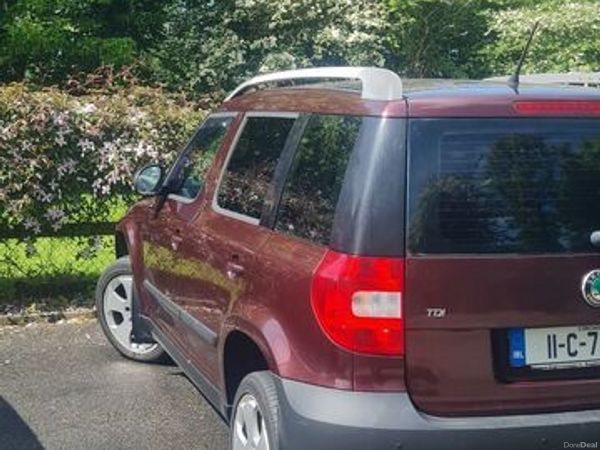 Skoda Yeti SUV, Diesel, 2011, Red
