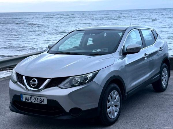 Nissan Qashqai Hatchback, Diesel, 2014, Silver