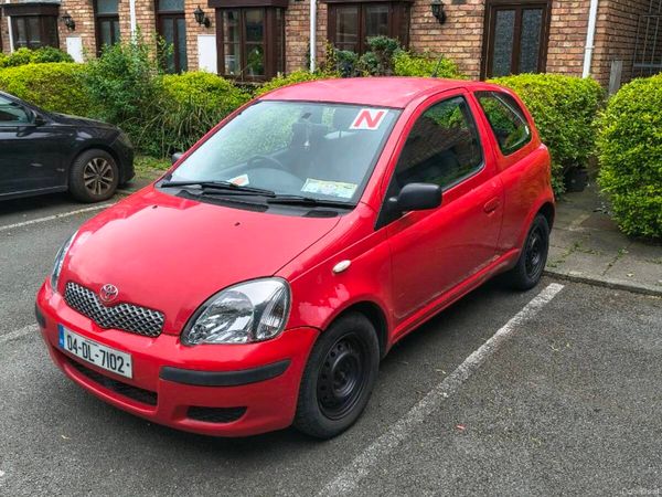 Toyota Yaris Hatchback, Petrol, 2004, Red