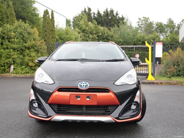 Toyota Aqua Hatchback, Petrol Hybrid, 2015, Black
