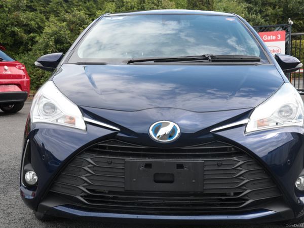 Toyota Vitz Hatchback, Petrol Hybrid, 2019, Blue