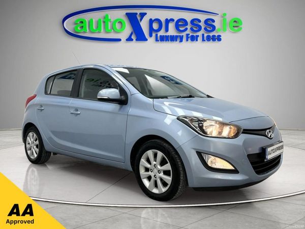 Hyundai i20 Hatchback, Petrol, 2014, Blue