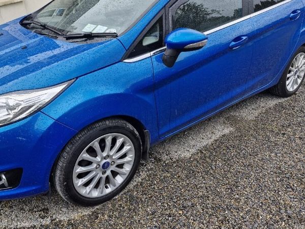 Ford Fiesta Hatchback, Petrol, 2013, Blue