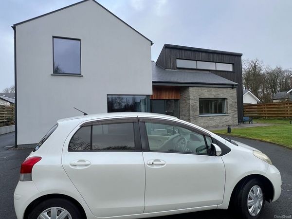 Toyota Vitz Hatchback, Petrol, 2010, White