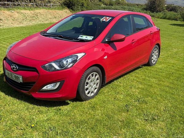 Hyundai i30 MPV, Diesel, 2014, Red