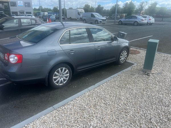 Volkswagen Jetta Saloon, Diesel, 2008, Grey