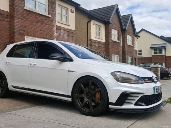 Volkswagen Golf Hatchback, Petrol, 2016, White