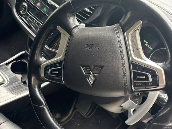 Mitsubishi Outlander SUV, Petrol Plug-in Hybrid, 2015, White