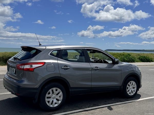 Nissan Qashqai SUV, Diesel, 2017, Grey