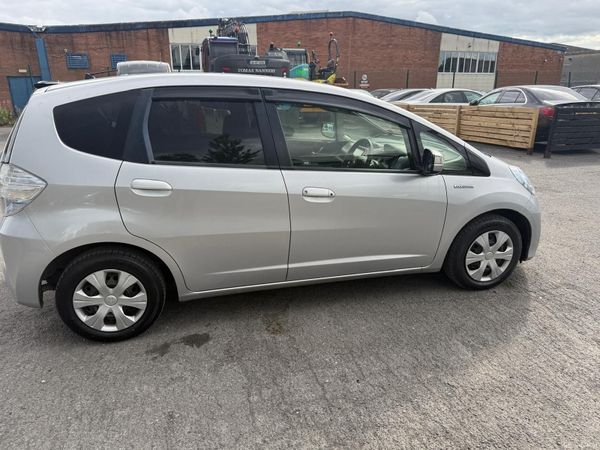 Honda Fit Hatchback, Petrol Hybrid, 2013, Silver