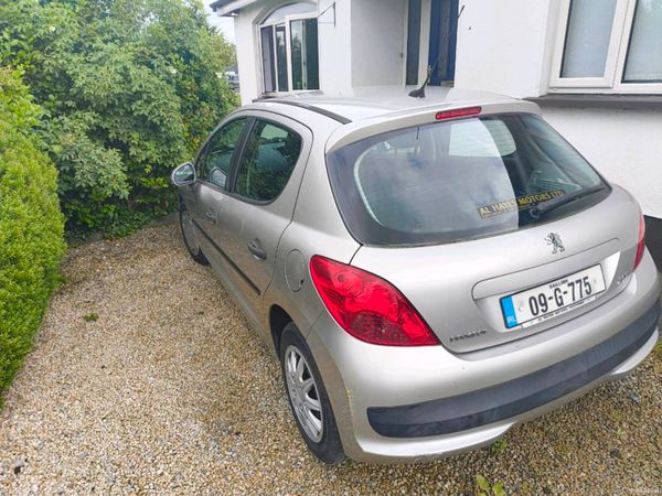 Peugeot 207 Hatchback, Diesel, 2009, Silver