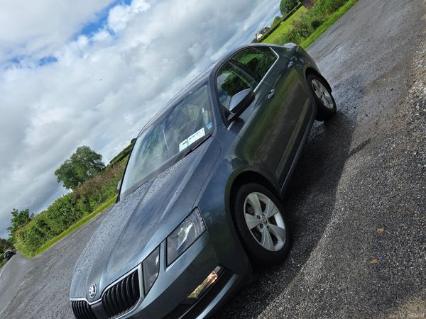 Skoda Octavia Hatchback, Diesel, 2019, Grey