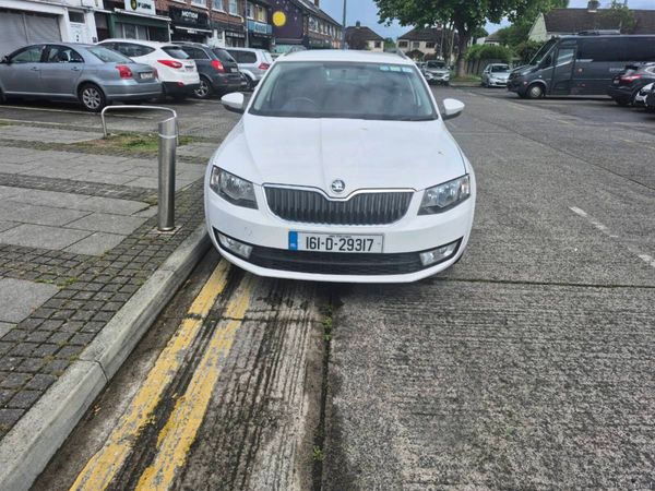 Skoda Octavia Estate, Petrol, 2016, White