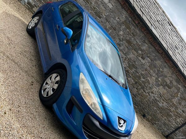 Peugeot 308 Hatchback, Petrol, 2009, Blue