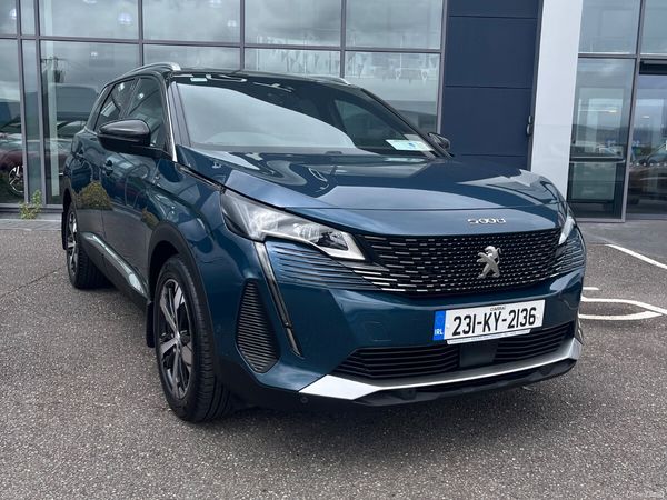 Peugeot 5008 MPV, Diesel, 2023, Blue