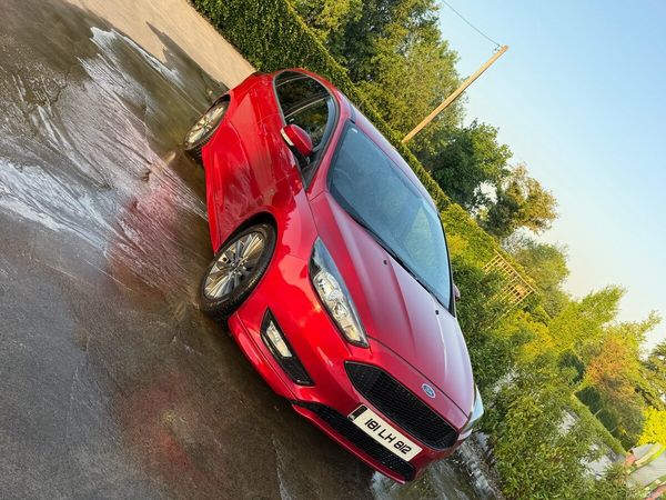 Ford Focus Hatchback, Diesel, 2018, Red