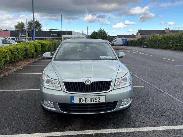 Skoda Octavia Hatchback, Diesel, 2010, Green