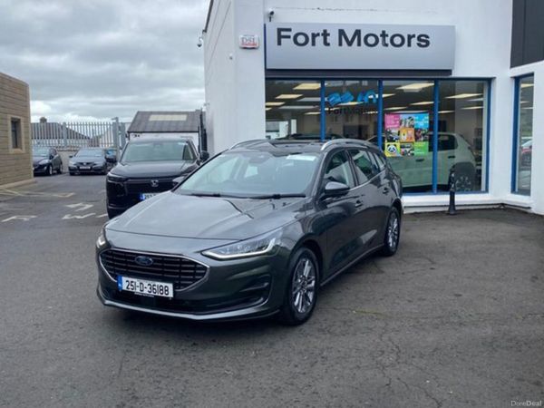 Ford Focus Estate, Petrol Hybrid, 2025, Grey