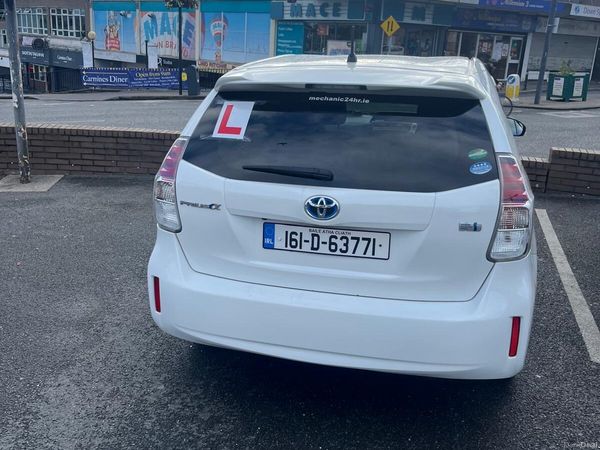 Toyota Prius Hatchback, Petrol Hybrid, 2016, White