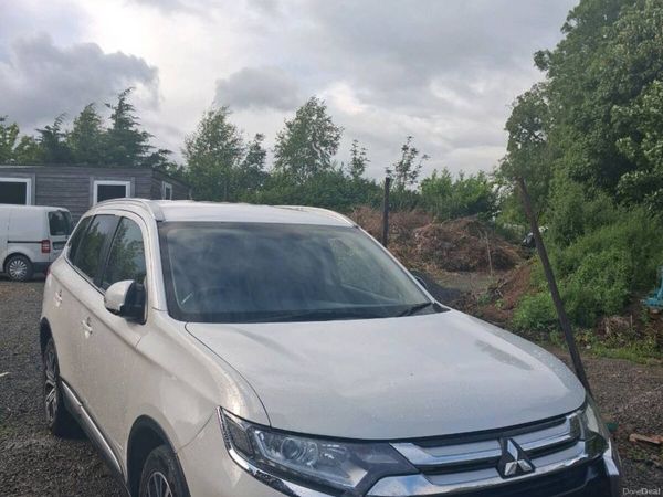Mitsubishi Outlander , Diesel, 2016, White