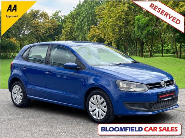 Volkswagen Polo Hatchback, Petrol, 2012, Blue