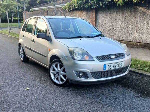 Ford Fiesta Hatchback, Petrol, 2006, Silver