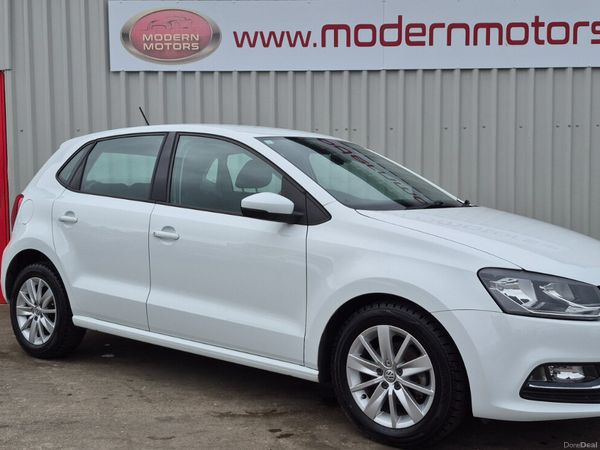 Volkswagen Polo Hatchback, Petrol, 2017, White