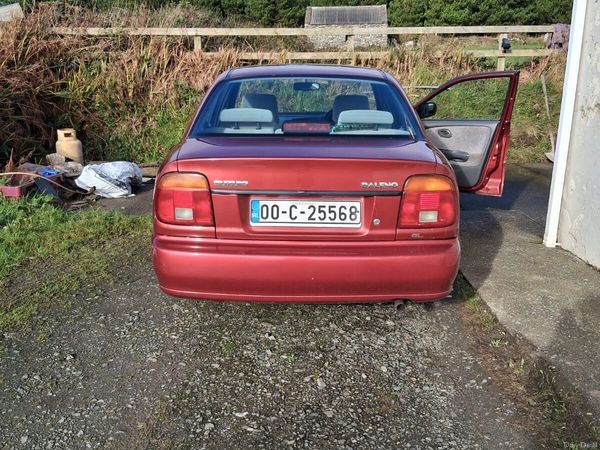 Suzuki Baleno Saloon, Petrol, 2000, Red