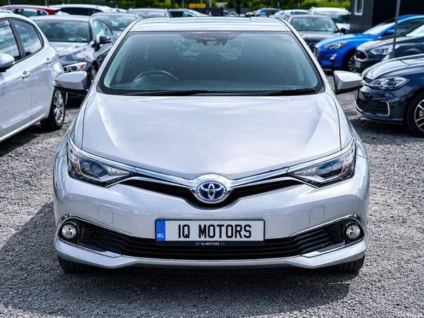 Toyota Auris Hatchback, Petrol Hybrid, 2016, Silver