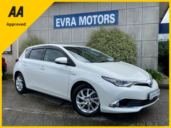 Toyota Auris Hatchback, Petrol Hybrid, 2016, White