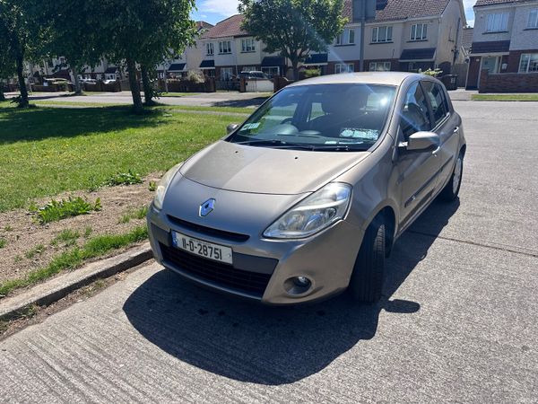 Renault Clio Hatchback, Ethanol Petrol, 2011, Gold