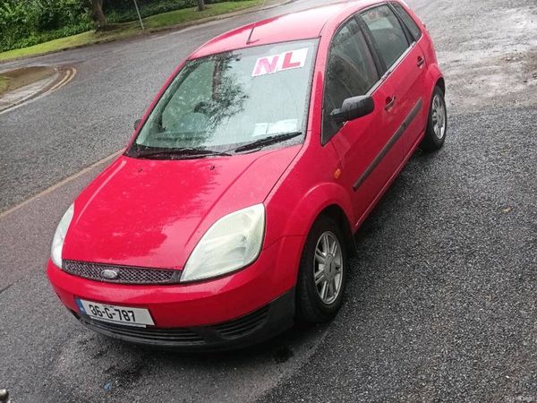 Ford Fiesta Hatchback, Petrol, 2006, Red
