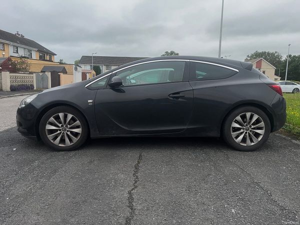 Vauxhall Astra Hatchback, Petrol, 2014, Black