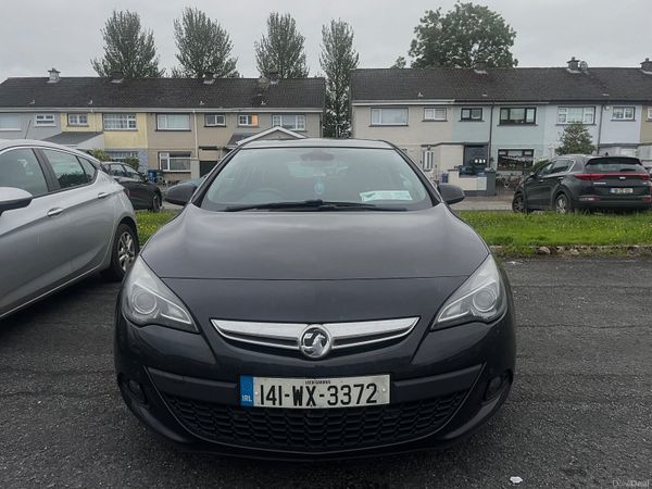 Vauxhall Astra Hatchback, Petrol, 2014, Black