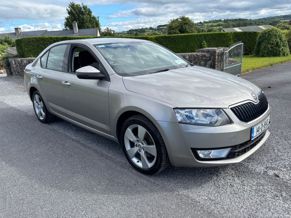 Skoda Octavia Saloon, Diesel, 2014, Beige