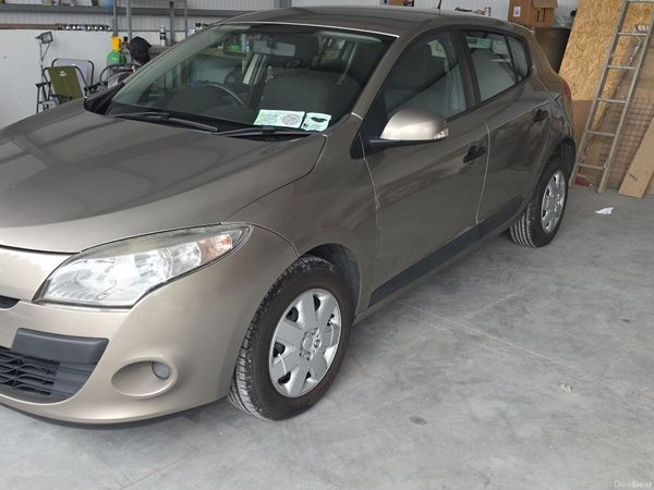 Renault Megane Hatchback, Diesel, 2011, Gold