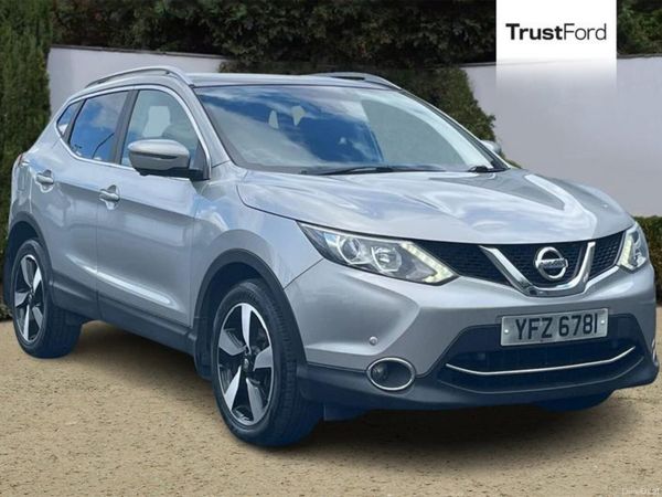 Nissan Qashqai Hatchback, Diesel, 2015, Silver