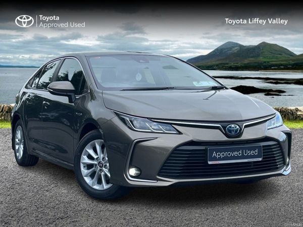 Toyota Corolla Saloon, Petrol Hybrid, 2022, Green