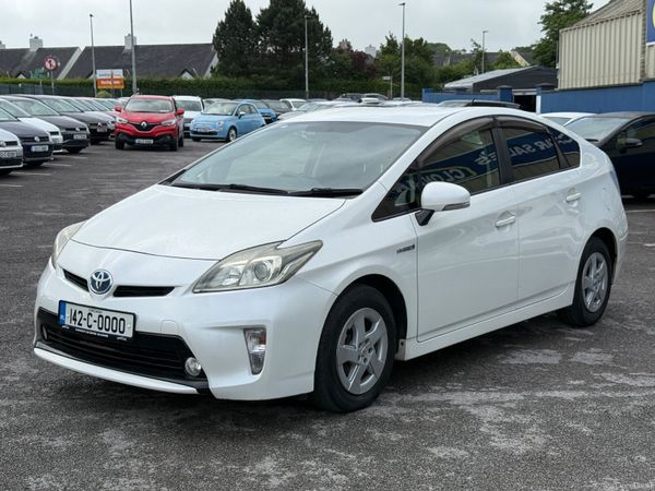 Toyota Prius Hatchback, Petrol Hybrid, 2014, White