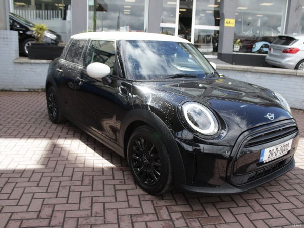 Mini Cooper Hatchback, Diesel, 2021, Black