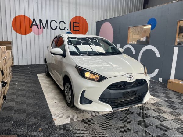 Toyota Yaris Hatchback, Petrol, 2021, White